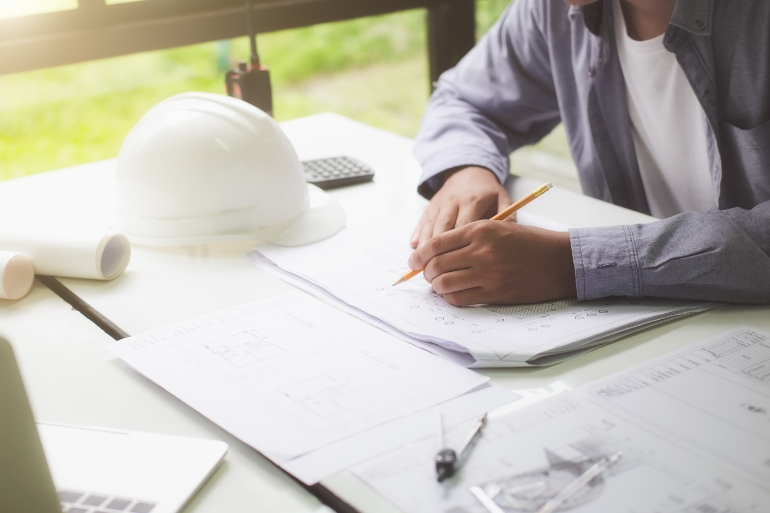 Tecnologia na construção: como ela transforma a experiência do franqueado